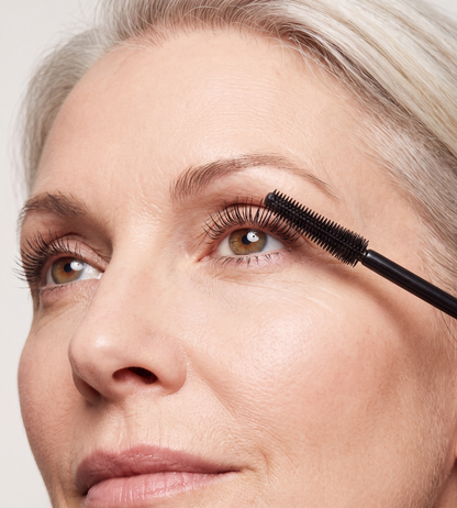 Application du mascara sur les cils