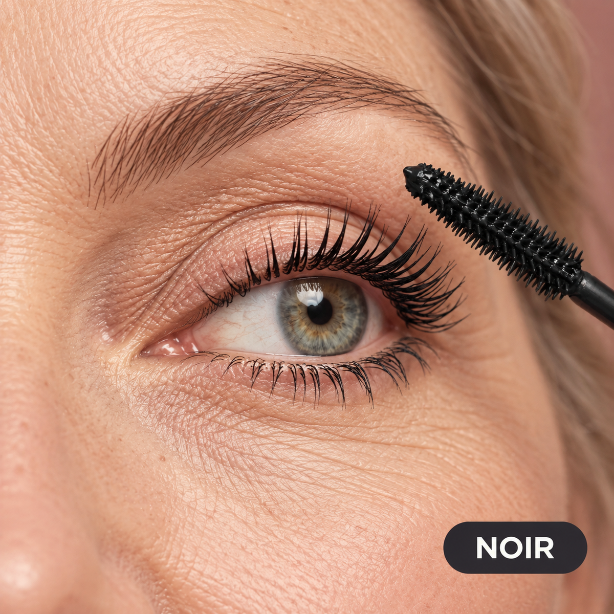 Illustration de la teinte Noir sur les cils