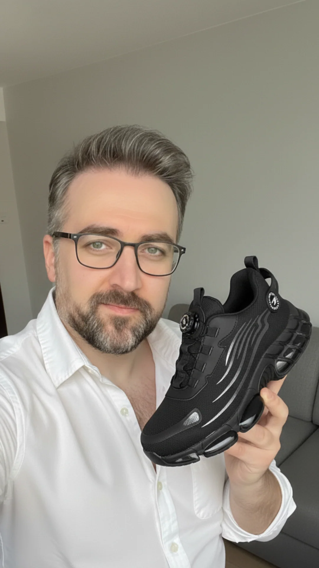 Portrait avec une chaussure BLITZ
